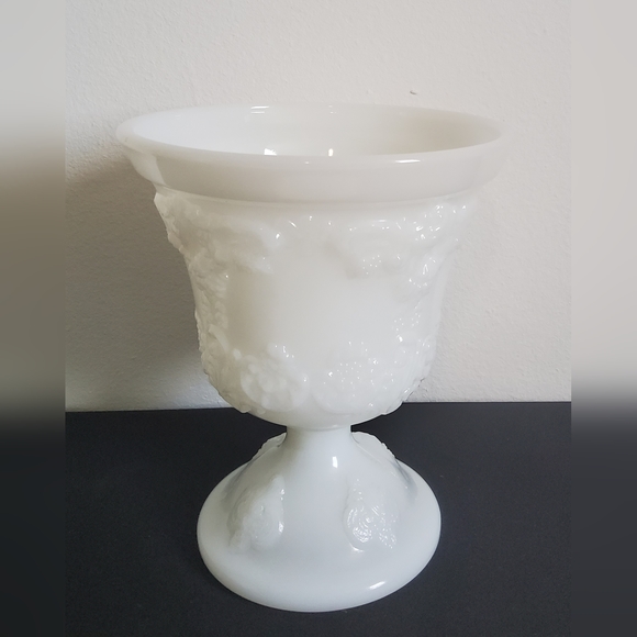 Vintage EO Brody Milk Glass Vase M4300 Fruit Bowl - Picture 2 of 6